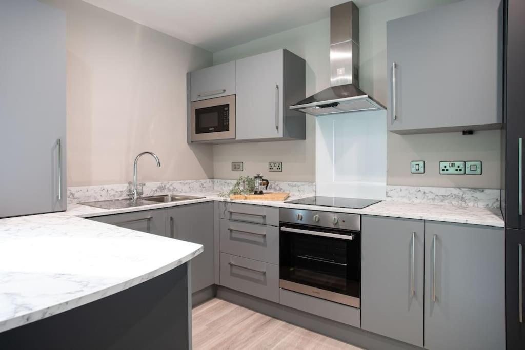 Stunning 2Br Next To The City Airport Bhd - Free Parking Belfast Bagian luar foto